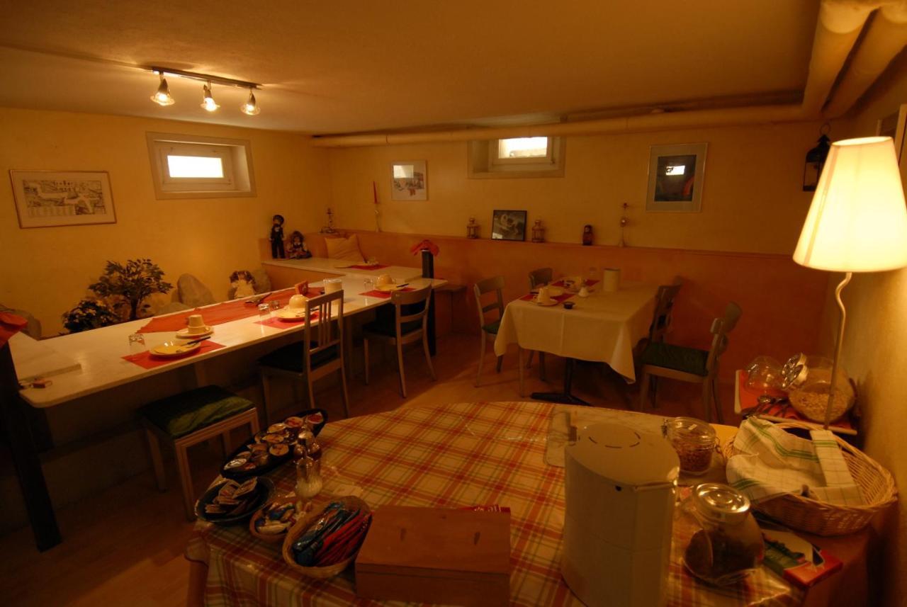 Victor'S Bed & Breakfast Майенфелд Екстериор снимка